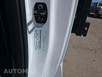 2024 Ford Super Duty F-450 Cab Chassis XL Regular Cab DRW - miniatura 2