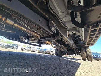 2024 Ford Super Duty F-450 Cab Chassis XL Regular Cab DRW - miniatura 4