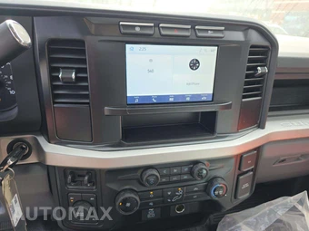 2024 Ford Super Duty F-450 Cab Chassis XL Regular Cab DRW - miniatura 7