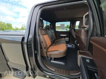 2024 Ford Super Duty F-450 King Ranch Crew Cab Long Bed DRW - miniatura 16