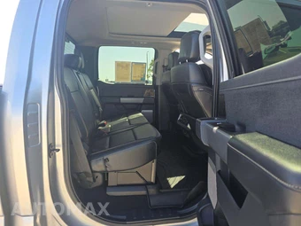 2024 Ford Super Duty F-450 Lariat Crew Cab Long Bed DRW - miniatura 13