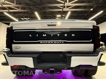 2024 Ford Super Duty F-450 Limited Crew Cab Long Bed DRW - miniatura 44