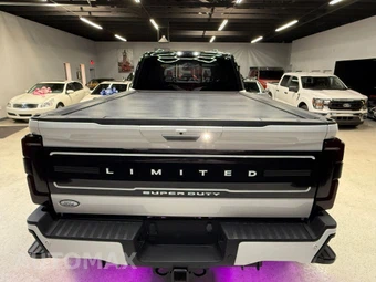 2024 Ford Super Duty F-450 Limited Crew Cab Long Bed DRW - miniatura 45