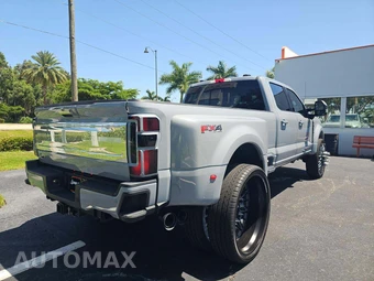 2024 Ford Super Duty F-450 Limited Crew Cab Long Bed DRW - miniatura 3