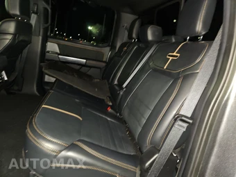 2024 Ford Super Duty F-450 Platinum Crew Cab Long Bed DRW - miniatura 19