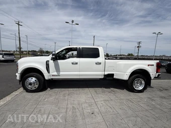 2024 Ford Super Duty F-450 Platinum Crew Cab Long Bed DRW - miniatura 3