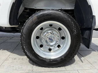 2024 Ford Super Duty F-450 Platinum Crew Cab Long Bed DRW - miniatura 32