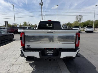 2024 Ford Super Duty F-450 Platinum Crew Cab Long Bed DRW - miniatura 5