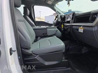 2024 Ford Super Duty F-550 Cab Chassis XL Crew Cab DRW - miniatura 14