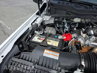 2024 Ford Super Duty F-550 Cab Chassis XL Crew Cab DRW - miniatura 18