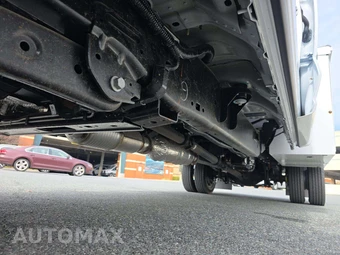2024 Ford Super Duty F-550 Cab Chassis XL Crew Cab DRW - miniatura 4