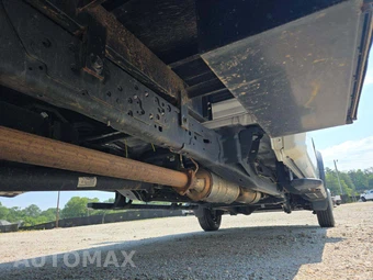 2024 Ford Super Duty F-550 Cab Chassis XL Crew Cab DRW - miniatura 16