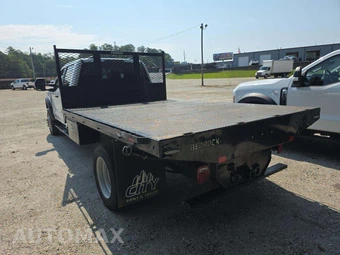 2024 Ford Super Duty F-550 Cab Chassis XL Crew Cab DRW - miniatura 2