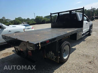 2024 Ford Super Duty F-550 Cab Chassis XL Crew Cab DRW - miniatura 3