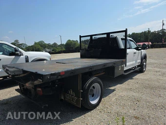 2024 Ford Super Duty F-550 Cab Chassis XL Crew Cab DRW - miniatura 3