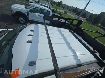 2024 Ford Super Duty F-550 Cab Chassis XL Crew Cab DRW - miniatura 12