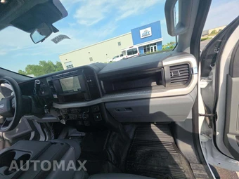 2024 Ford Super Duty F-550 Cab Chassis XL Crew Cab DRW - miniatura 18