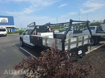 2024 Ford Super Duty F-550 Cab Chassis XL Crew Cab DRW - miniatura 2
