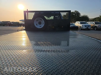 2024 Ford Super Duty F-550 Cab Chassis XL Regular Cab DRW - miniatura 15