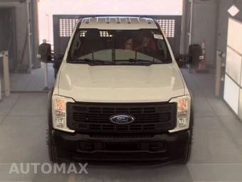 2024 Ford Super Duty F-550 Cab Chassis XL Regular Cab DRW - miniatura 2