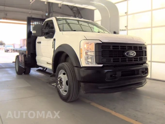 2024 Ford Super Duty F-550 Cab Chassis XL Regular Cab DRW - miniatura 3