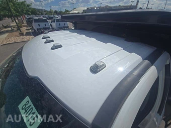 2024 Ford Super Duty F-550 Cab Chassis XL Regular Cab DRW - miniatura 12