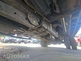 2024 Ford Super Duty F-550 Cab Chassis XL Regular Cab DRW - miniatura 7