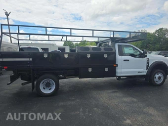 2024 Ford Super Duty F-550 Cab Chassis XL Regular Cab DRW - miniatura 4