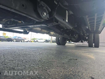 2024 Ford Super Duty F-550 Cab Chassis XL Regular Cab DRW - miniatura 7
