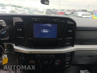 2024 Ford Super Duty F-550 Cab Chassis XLT Crew Cab DRW - miniatura 11