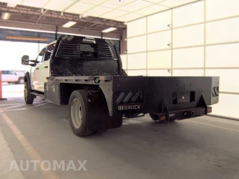 2024 Ford Super Duty F-550 Cab Chassis XLT Crew Cab DRW - miniatura 6