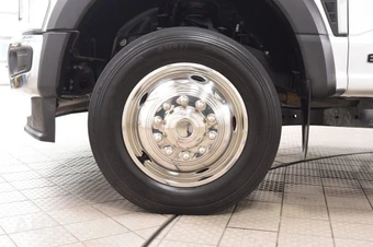 2024 Ford Super Duty F-550 Cab Chassis XLT Crew Cab DRW - miniatura 16