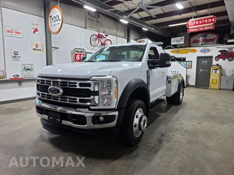 2024 Ford Super Duty F-550 Cab Chassis XLT Regular Cab DRW - miniatura 1