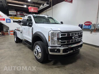 2024 Ford Super Duty F-550 Cab Chassis XLT Regular Cab DRW - miniatura 3