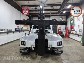 2024 Ford Super Duty F-550 Cab Chassis XLT Regular Cab DRW - miniatura 6
