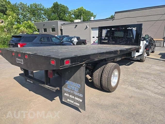 2024 Ford Super Duty F-600 Cab Chassis XLT Regular Cab DRW - miniatura 4