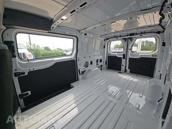 2024 Ford Transit 150 Cargo Van Low Roof 130.0" WB - miniatura 10