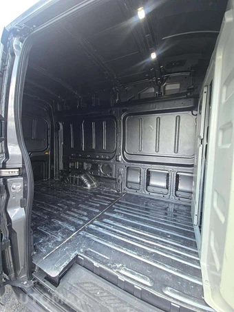 2024 Ford Transit 250 Cargo Van High Roof 148.0" WB - miniatura 16