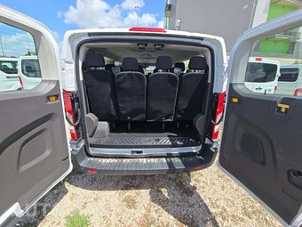 2024 Ford Transit Passenger Wagon XLT Low Roof 148.0" WB - miniatura 13