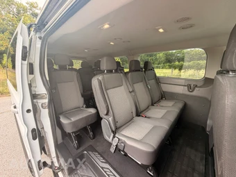 2024 Ford Transit Passenger Wagon XLT Low Roof 148.0" WB - miniatura 13