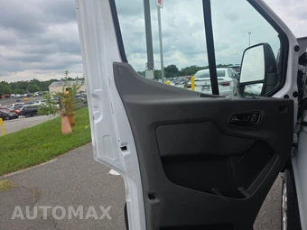 2024 Ford Transit Passenger Wagon XLT Low Roof 148.0" WB - miniatura 9