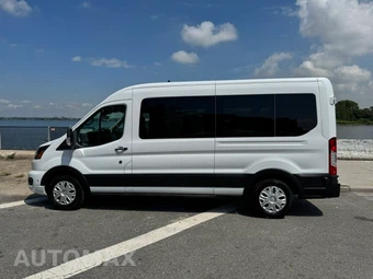 2024 Ford Transit Passenger Wagon XLT Medium Roof 148.0" WB - miniatura 9