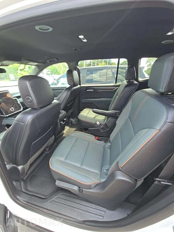 2024 GMC Acadia AT4 4SB - miniatura 13