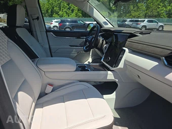 2024 GMC Acadia Denali 5SB - miniatura 8