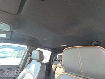 2024 GMC Canyon AT4 Crew Cab Medium Bed - miniatura 11