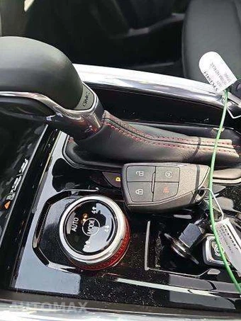 2024 GMC Canyon AT4X Crew Cab Medium Bed - miniatura 8