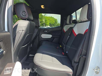2024 GMC Canyon AT4X Crew Cab Medium Bed - miniatura 10
