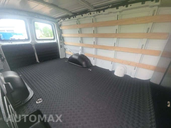 2024 GMC Savana 2500 Cargo Van 1WT 135.0" WB - miniatura 15