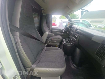 2024 GMC Savana 2500 Cargo Van 1WT 135.0" WB - miniatura 17