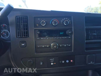 2024 GMC Savana 2500 Cargo Van 1WT 135.0" WB - miniatura 10